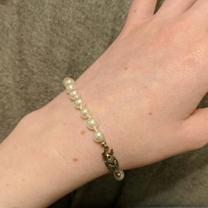 Pearl bracelet
